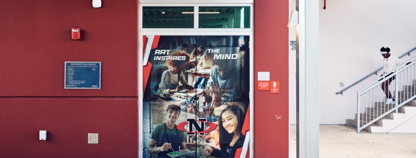 Por dentro das estratégias de marketing das escolas públicas para manter as portas abertas